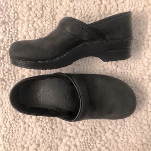 Size 43 Dansko black leather clogs.